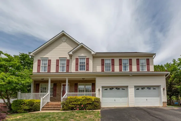 $599,900 | 11 Feldspar Way, Fredericksburg, VA 22405