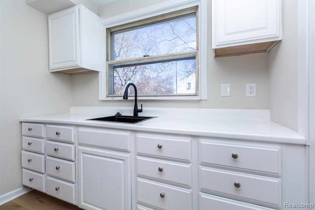 8316 Rivard Avenue Warren, MI 48089 - Photo 10 of 28 Gallery Image 10