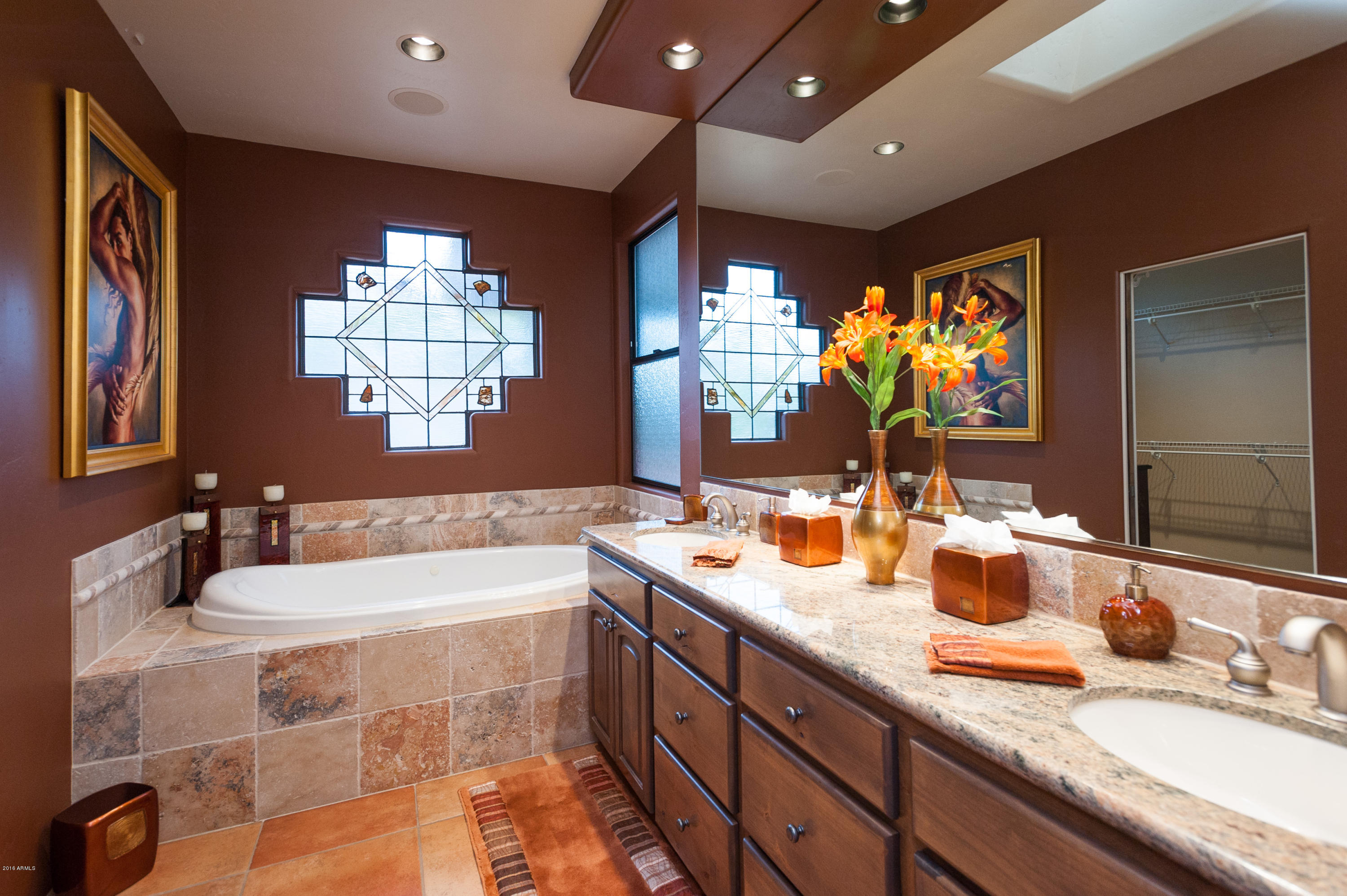 860 Rodeo Road Sedona, AZ 86336 - Photo 21 of 32 Homeowner's Bathroom Suite