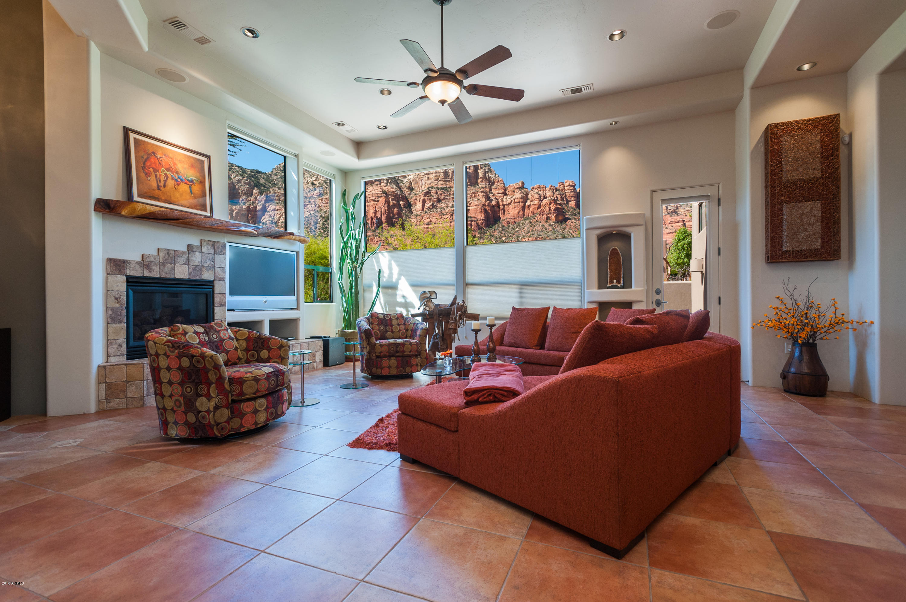 860 Rodeo Road Sedona, AZ 86336 - Photo 4 of 32 Dynamic Living Room