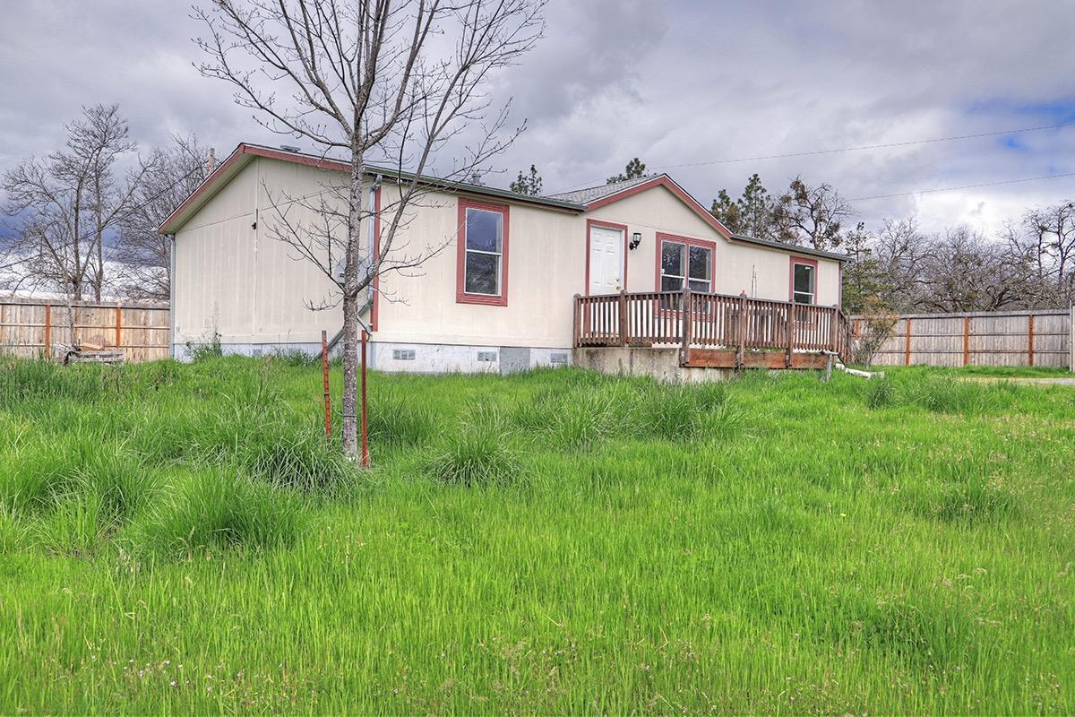 323 Harris Road Grants Pass, OR 97526 - Photo 1 of 23 Primary Photo