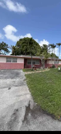 $2,800 | 171 Southeast 28th Avenue, Boynton Beach, FL 33435