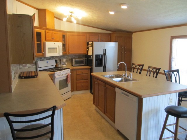 185 Spring Run Manchester, NY 14432 - Photo 6 of 15 Gallery Image 6