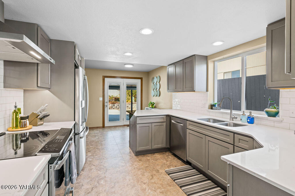 1408 Conrad Avenue Yakima, WA 98902 - Photo 5 of 18 1408ConradAveABNB-15