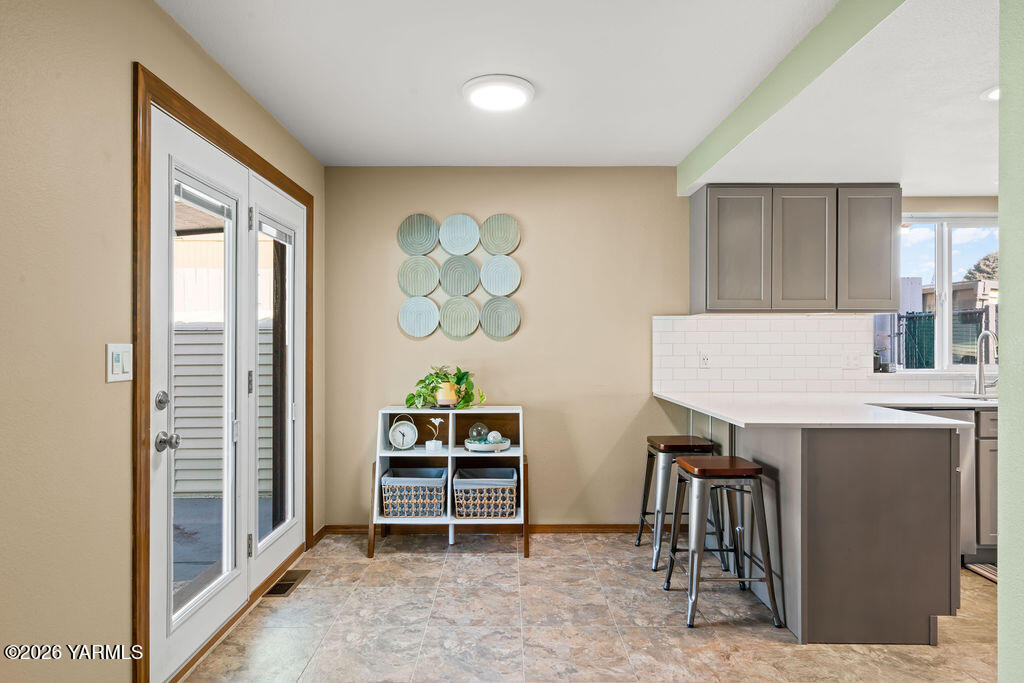 1408 Conrad Avenue Yakima, WA 98902 - Photo 7 of 18 1408ConradAveABNB-20