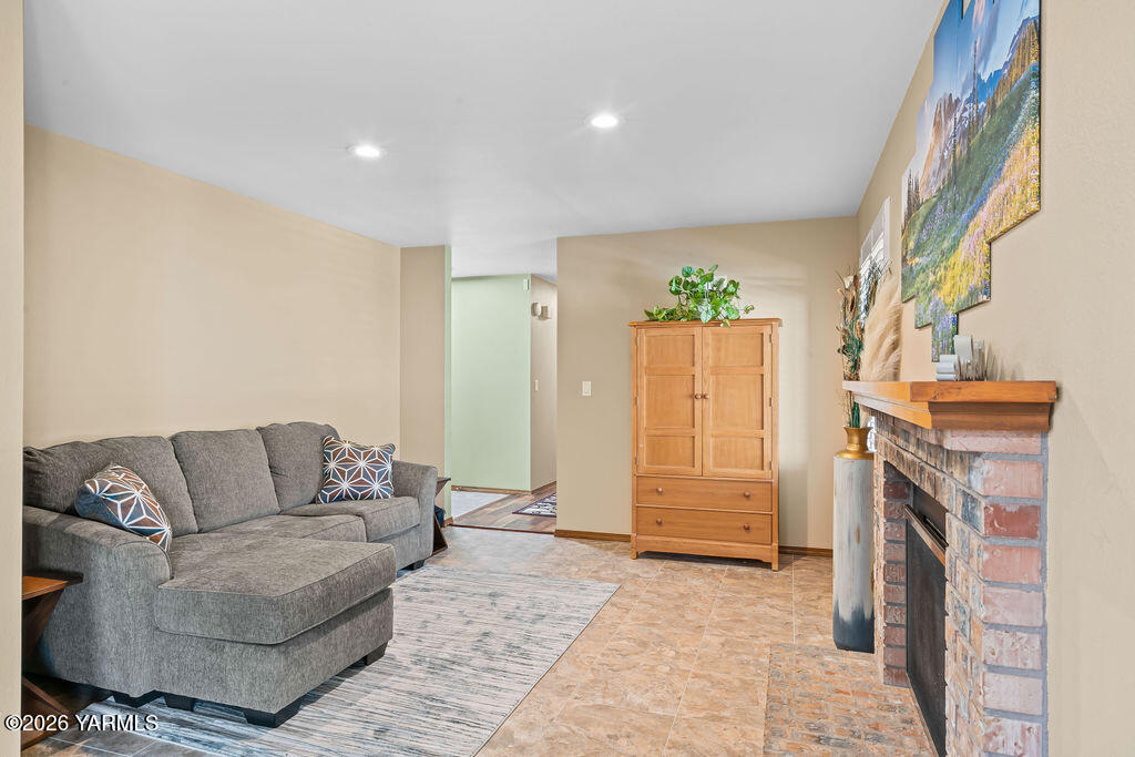 1408 Conrad Avenue Yakima, WA 98902 - Photo 8 of 18 1408ConradAveABNB-22