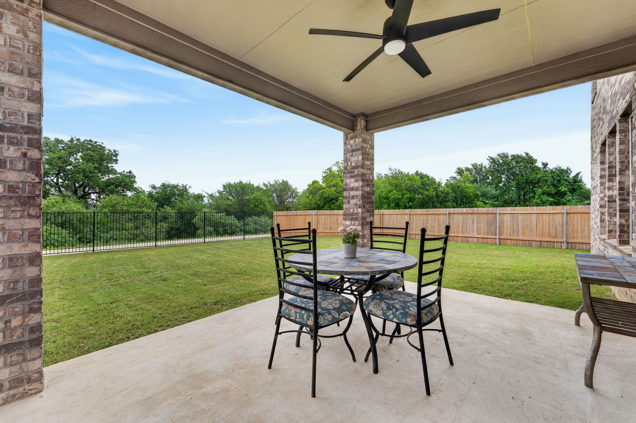 326 Linden Street Bastrop, TX 78602 - Photo 11 of 39