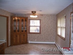 2737 East Sangamon Avenue Springfield, IL 62702 - Photo 4 of 21 Gallery Image 4