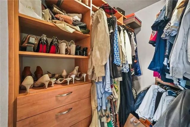 $259,000 | 250 Pharr Road Northeast, Unit 402, Atlanta, GA 30305