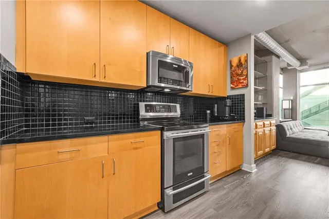 $259,000 | 250 Pharr Road Northeast, Unit 402, Atlanta, GA 30305