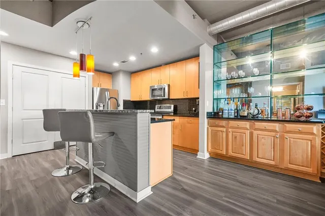 $259,000 | 250 Pharr Road Northeast, Unit 402, Atlanta, GA 30305