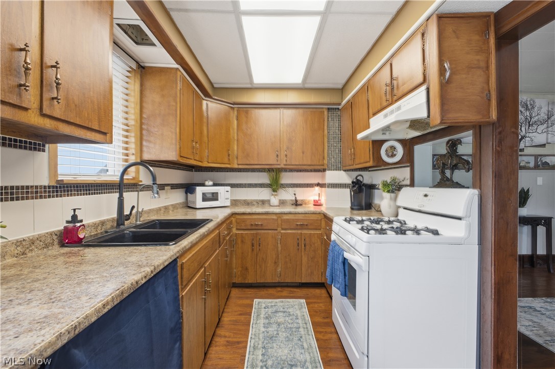 461 South Salem-Warren Road North Jackson, OH 44451 - Photo 27 of 50 Galley Kitchen!