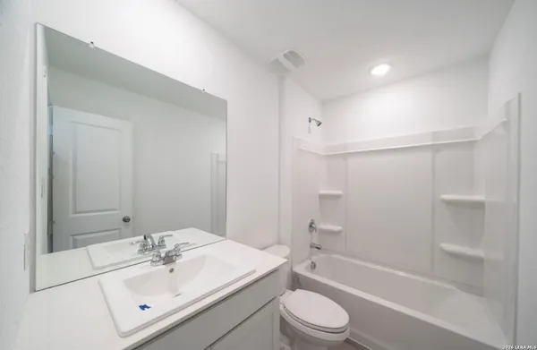 $1,497 | 11810 Spiderwort Ridge, Converse, TX 78109