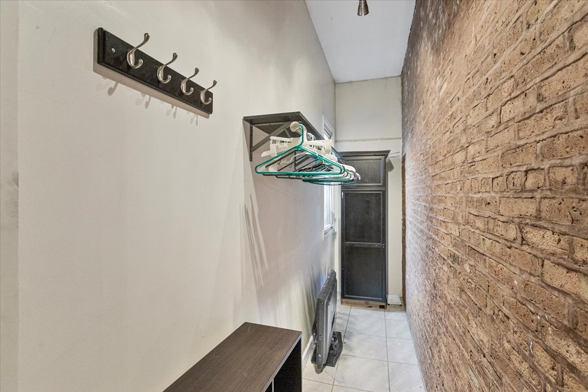 229 South Racine Avenue, Unit 1 Chicago, IL 60607 - Photo 6 of 10