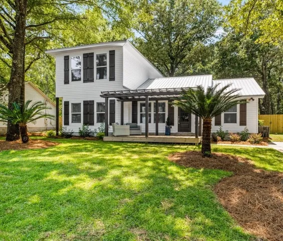 $349,900 | 107 Beacons Bend Road, Crestview, FL 32536