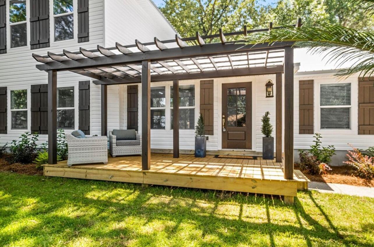 107 Beacons Bend Road Crestview, FL 32536 - Photo 2 of 12 IMG_8327