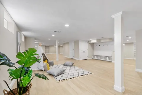 $3,250,000 | 18 Robinson Road, Lexington, MA 02420