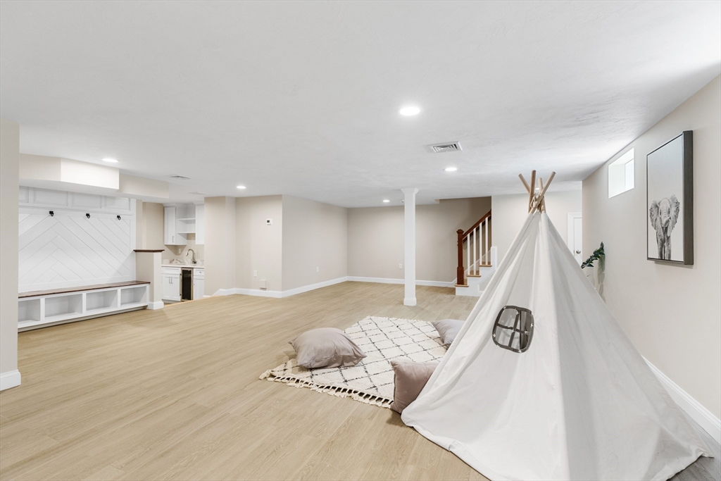 18 Robinson Road Lexington, MA 02420 - Photo 31 of 37