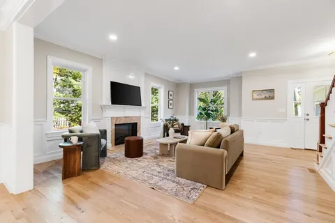 $3,250,000 | 18 Robinson Road, Lexington, MA 02420