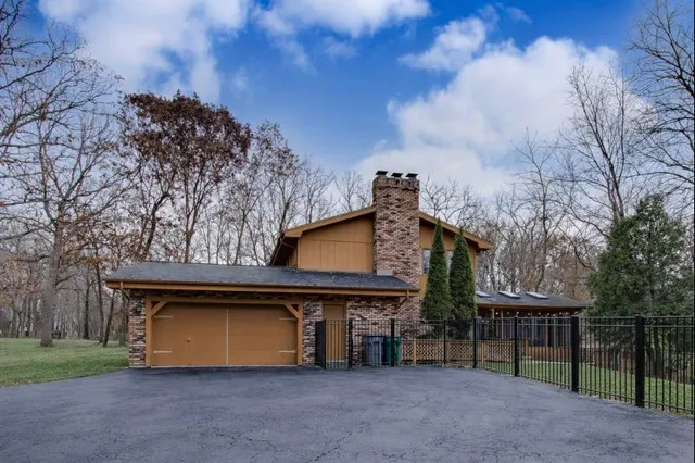 $690,000 | 14660 Silver Lake Drive, Orland Park, IL 60462