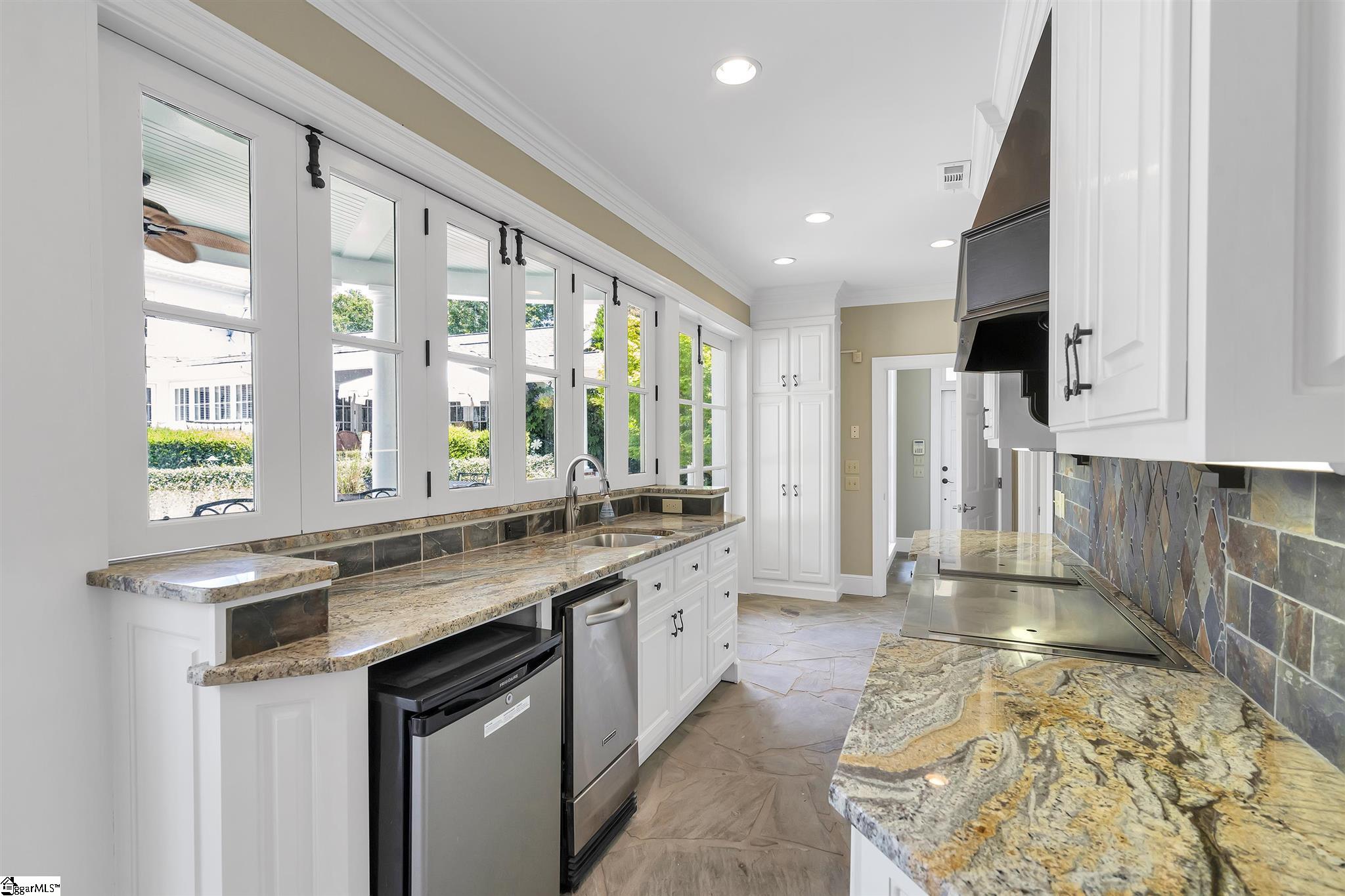 11 Collins Creek Road Greenville, SC 29607 - Photo 29 of 36