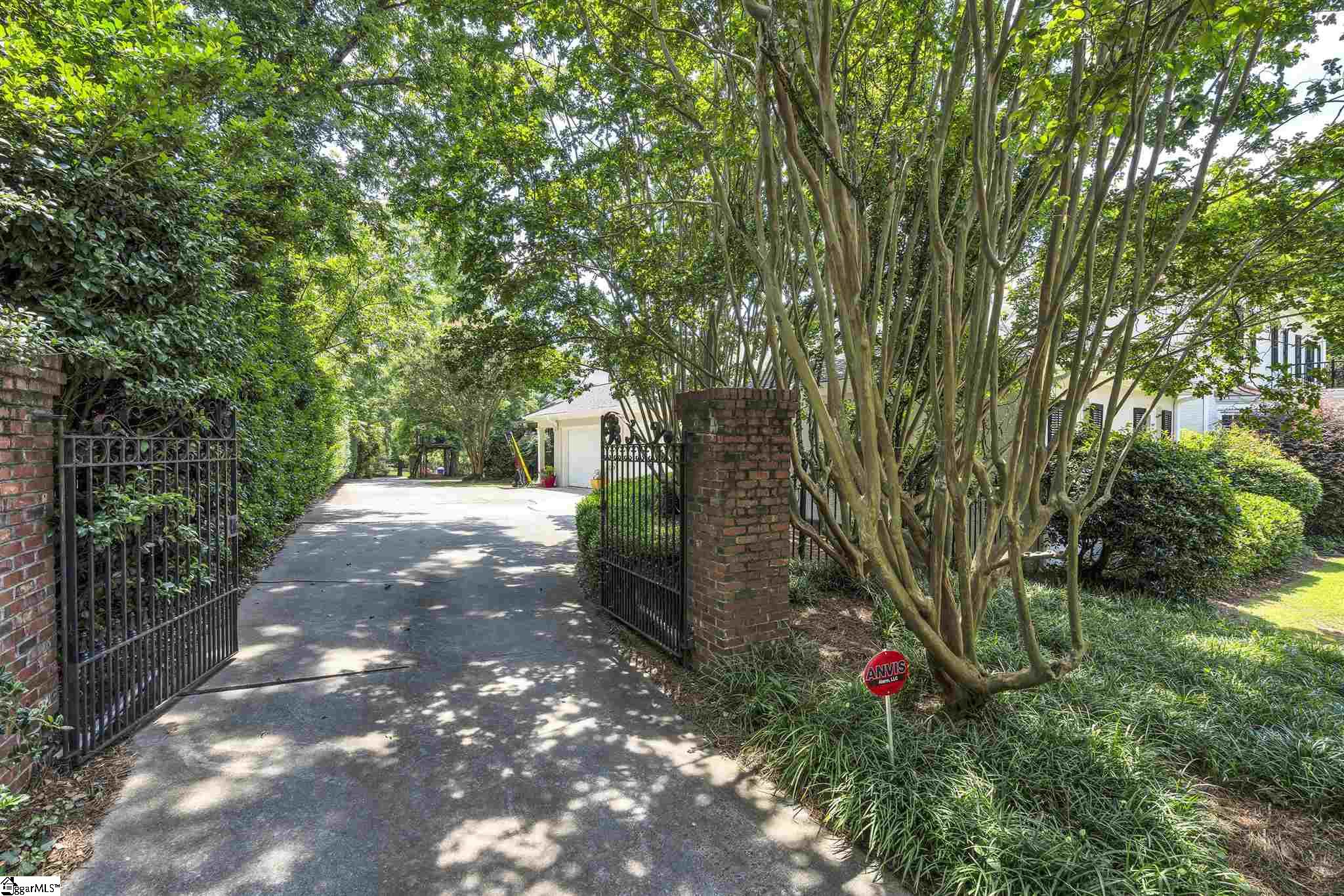 11 Collins Creek Road Greenville, SC 29607 - Photo 34 of 36