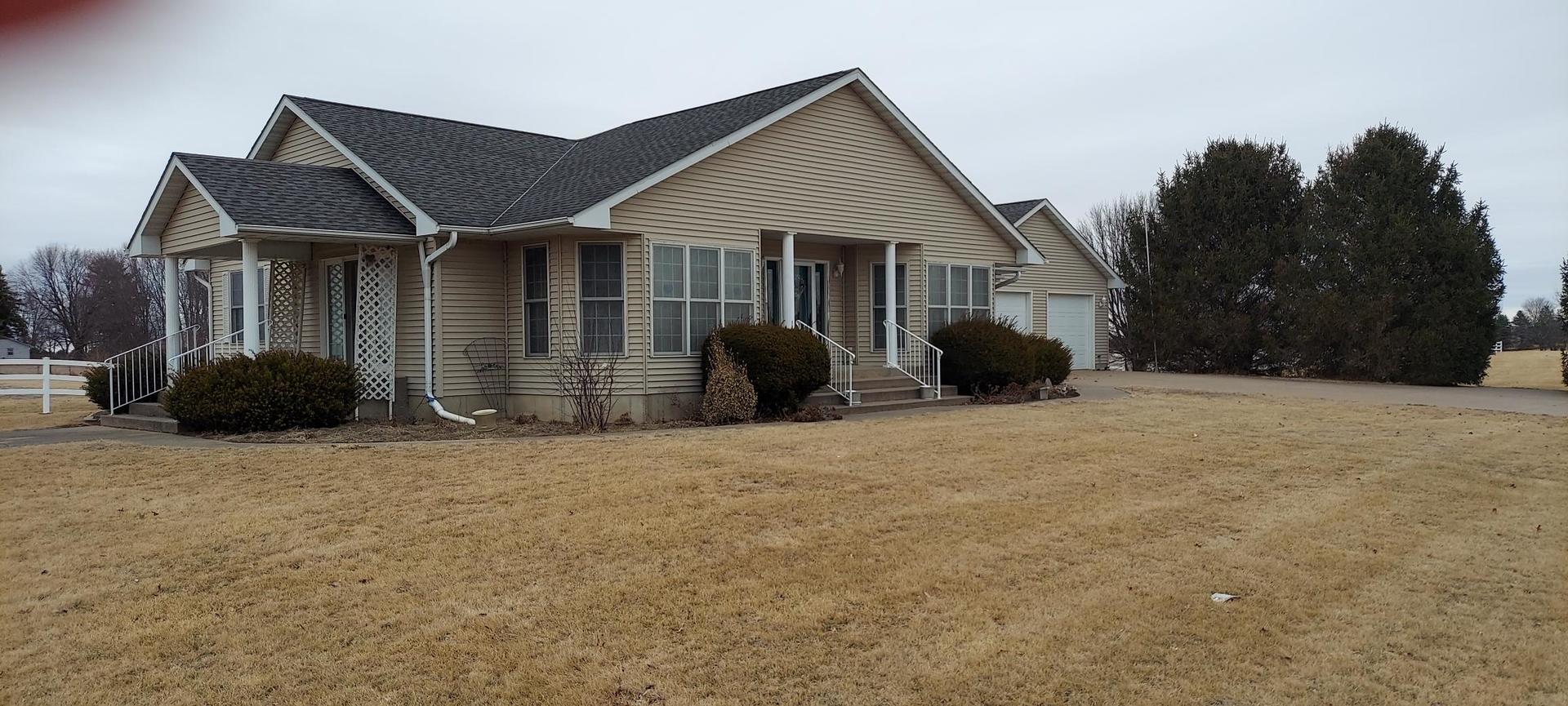 36 Highway 17 New Windsor, IL 61465 - Photo 2 of 33