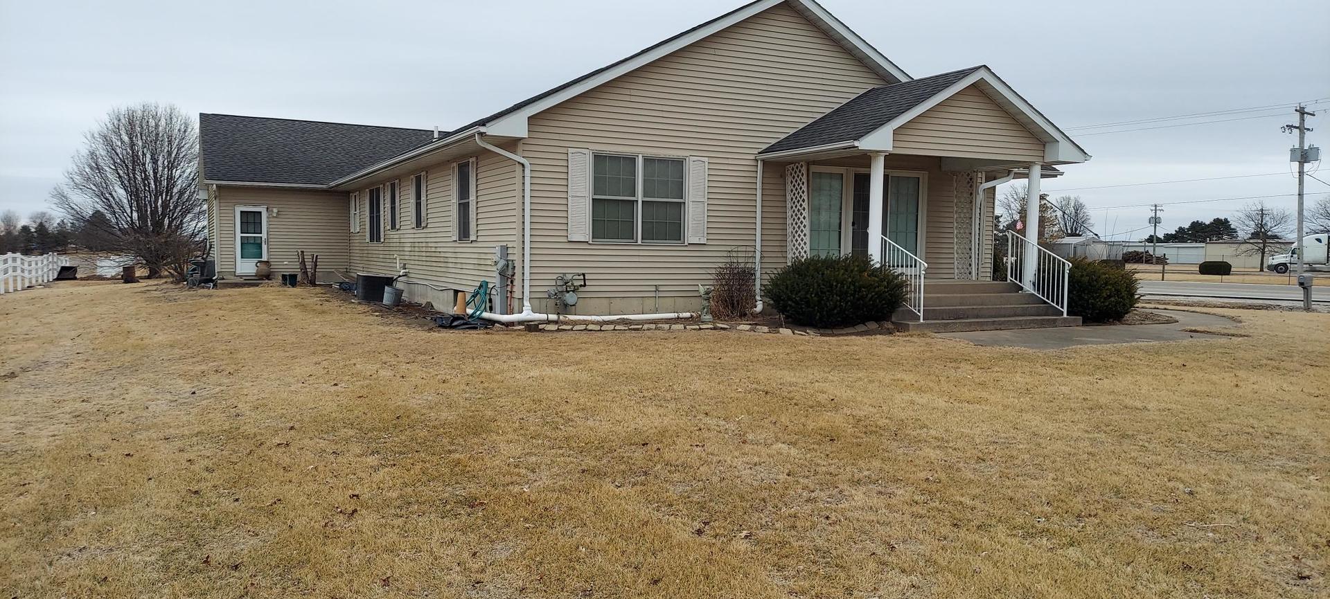 36 Highway 17 New Windsor, IL 61465 - Photo 5 of 33