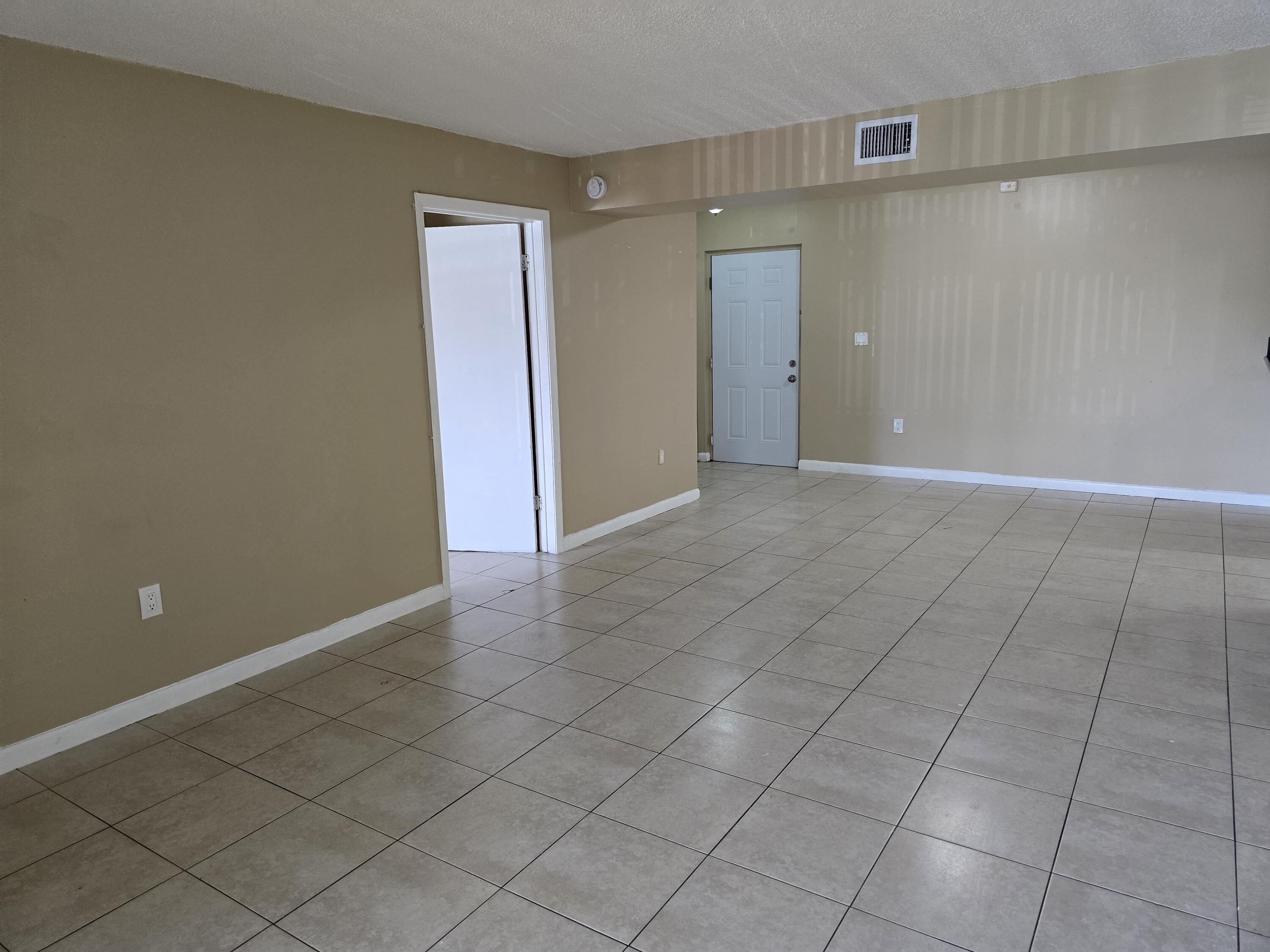 711 North Pine Island Road, Unit 213 Plantation, FL 33324 - Photo 9 of 18 20260502_122617