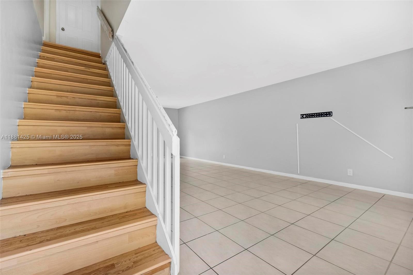 5119 Oak Hill Road Delray Beach, FL 33484 - Photo 25 of 48 a view of entryway