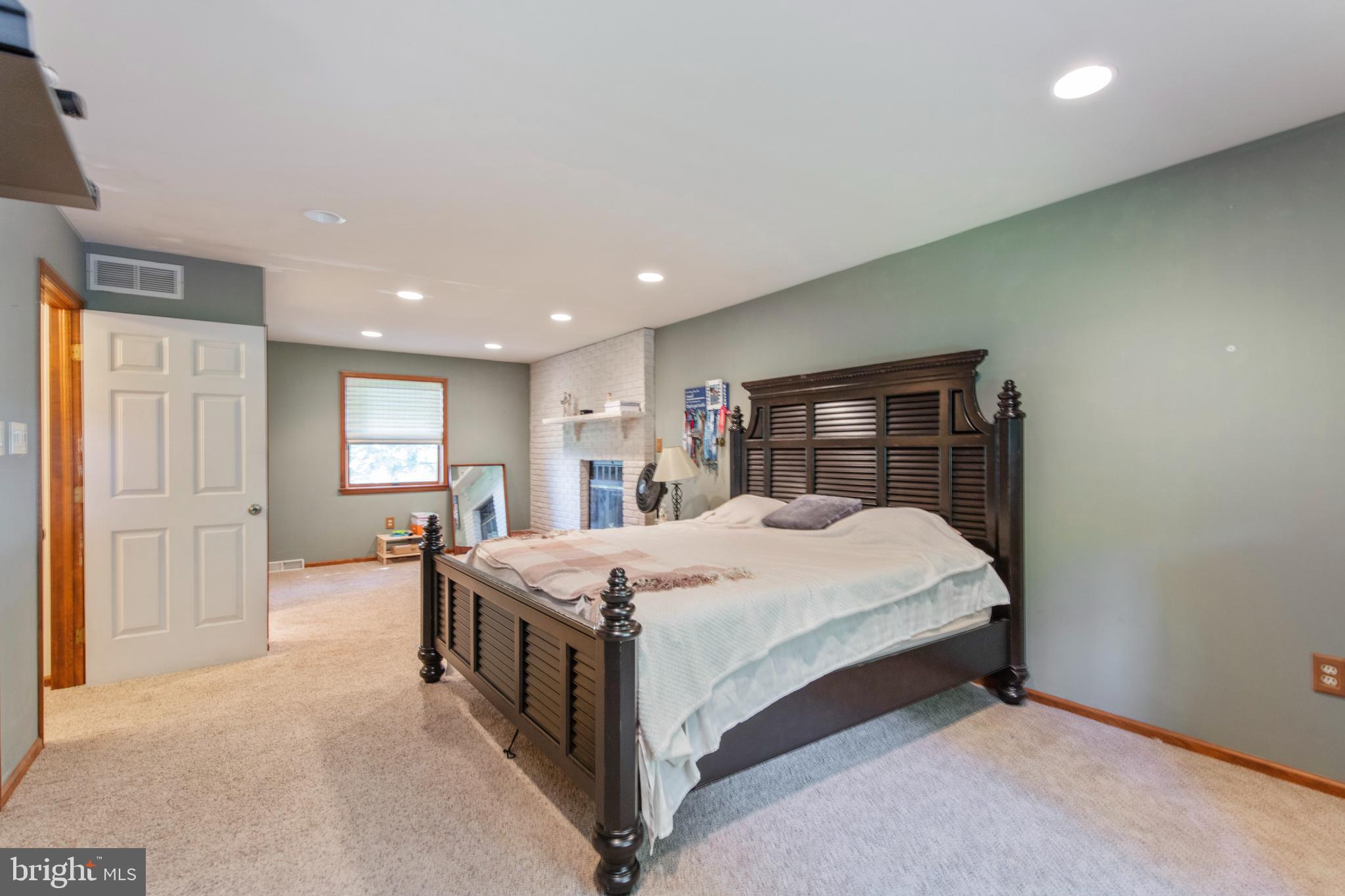 4876 Vera Cruz Road Center Valley, PA 18034 - Photo 15 of 29 Gallery Image 15