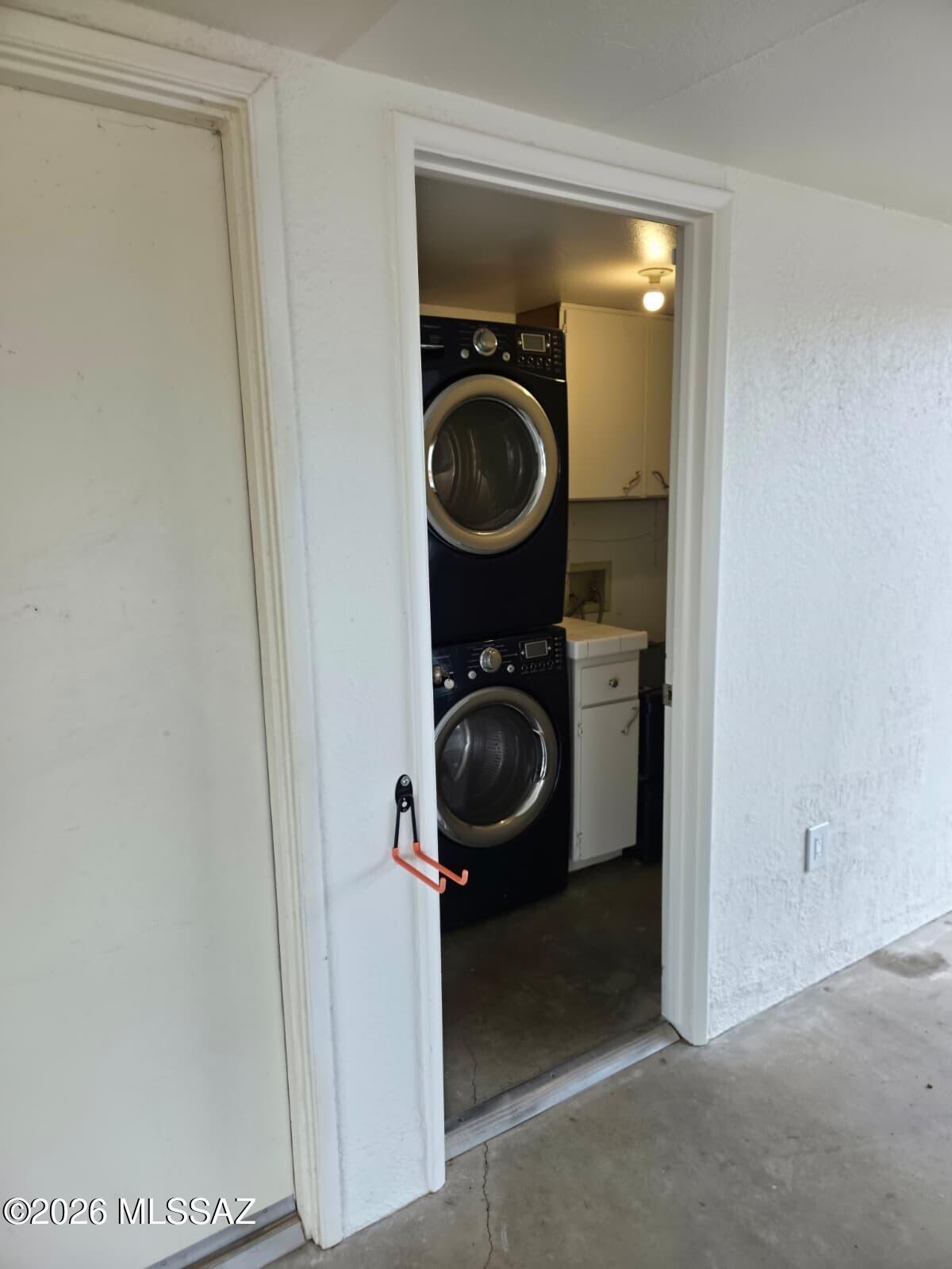 1183 Circulo Canario Rio Rico, AZ 85648 - Photo 28 of 31 a utility room with dryer and washer