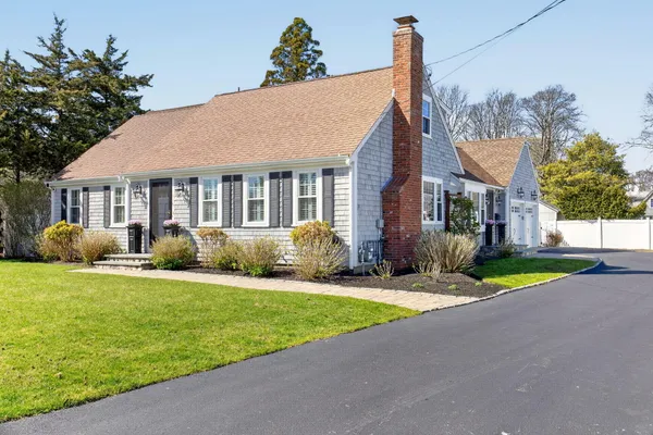 $2,000,000 | 110 Mariners Lane, Falmouth, MA 02540