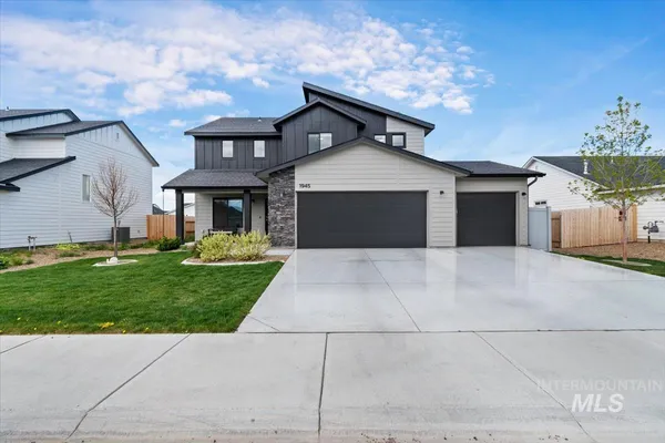 $434,900 | 1945 Southwest Sharpshinned Avenue, Mountain Home, ID 83647