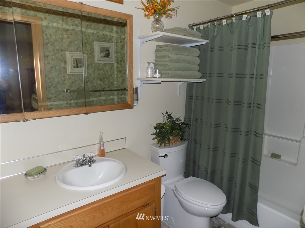 1442 Slide Creek Road Longview, WA 98632 - Photo 14 of 25