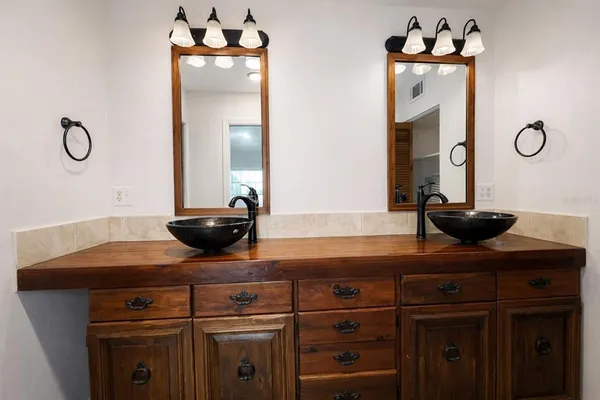 $319,000 | 3108 Southwest 2 Court, Gainesville, FL 32601