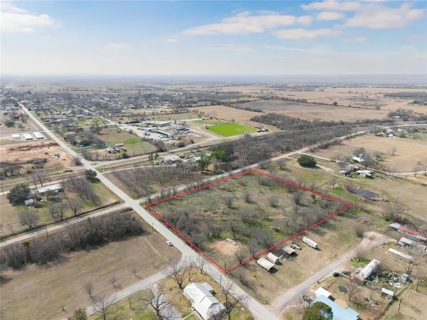 $120,000 | 440 North Cato Street, De Leon, TX 76444