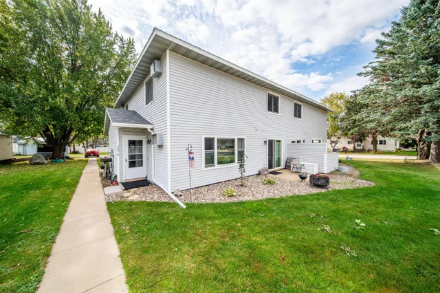 $170,000 | 545 1st Avenue Southwest, Unit C, Plainview, MN 55964