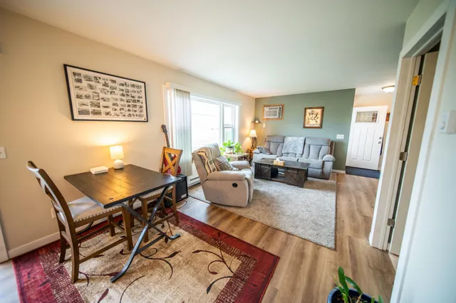 $170,000 | 545 1st Avenue Southwest, Unit C, Plainview, MN 55964