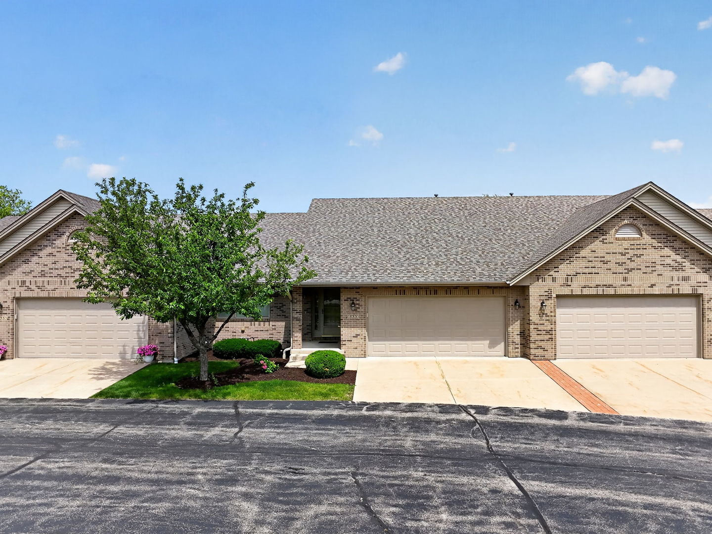 533 Brant Circle, Unit 533 DeKalb, IL 60115 - Photo 2 of 27