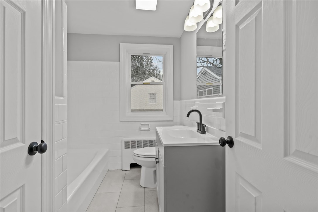 294 Miantonomo Drive Warwick, RI 02888 - Photo 16 of 49