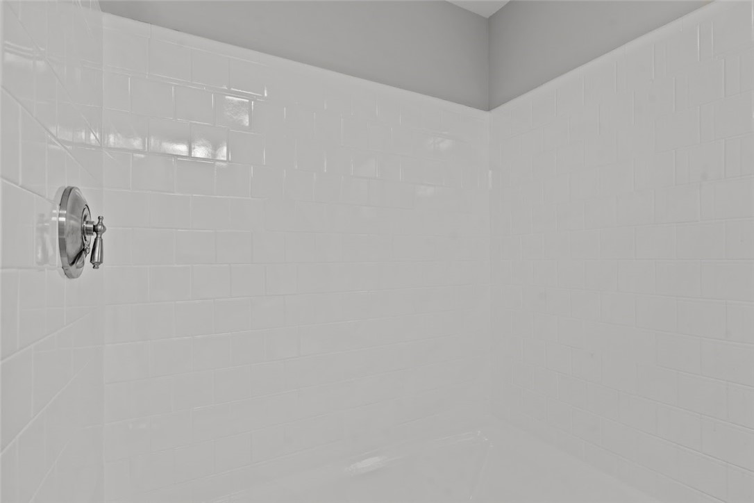 294 Miantonomo Drive Warwick, RI 02888 - Photo 17 of 49