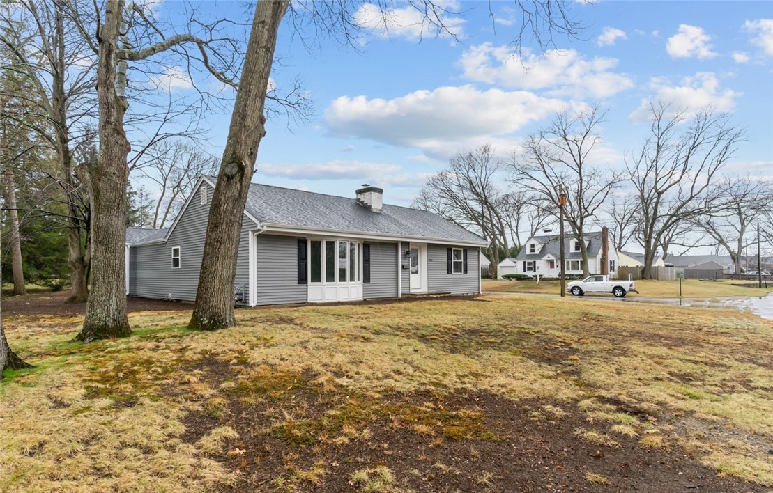 294 Miantonomo Drive Warwick, RI 02888 - Photo 2 of 49