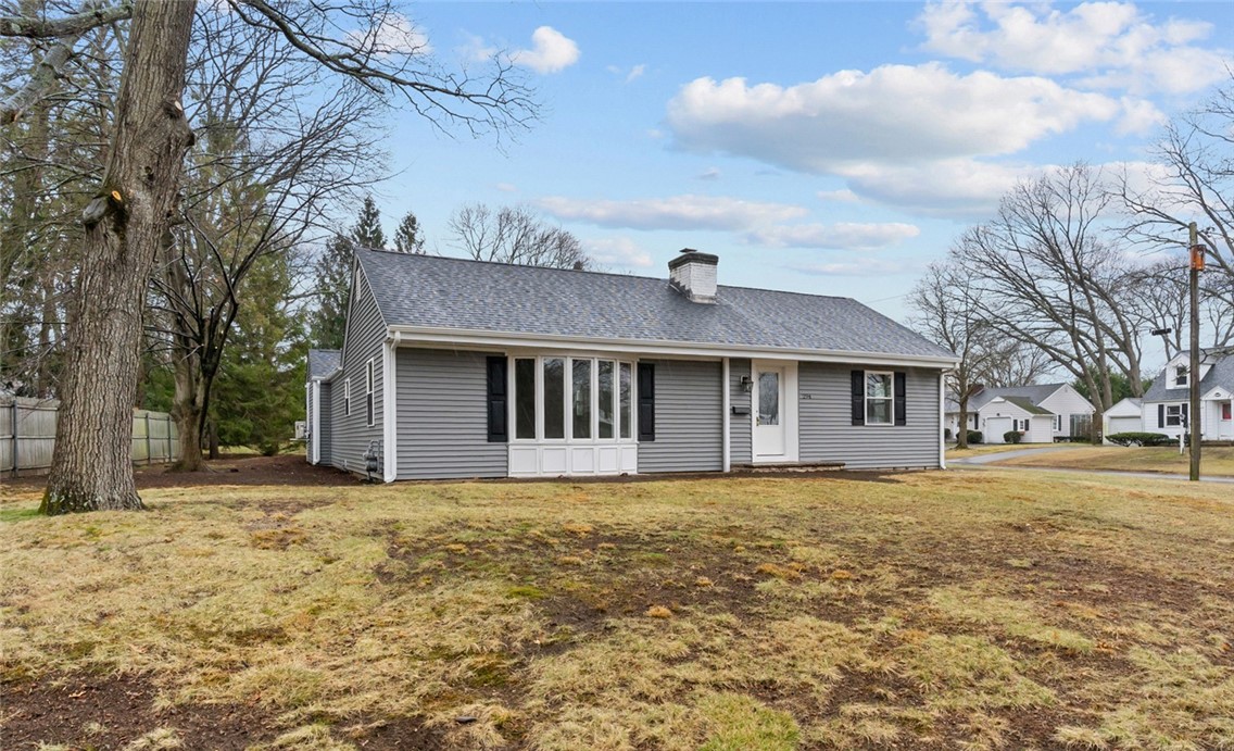 294 Miantonomo Drive Warwick, RI 02888 - Photo 3 of 49