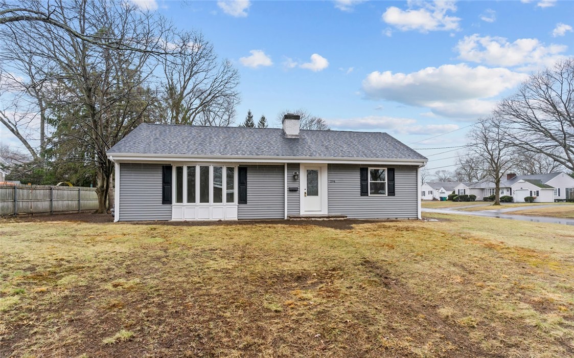 294 Miantonomo Drive Warwick, RI 02888 - Photo 4 of 49