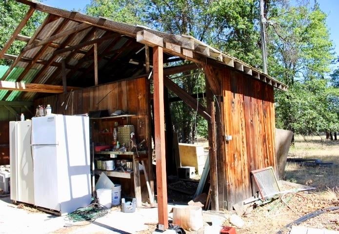 101 Esther Warren Road Etna, CA 96027 - Photo 16 of 17 Gallery Image 16