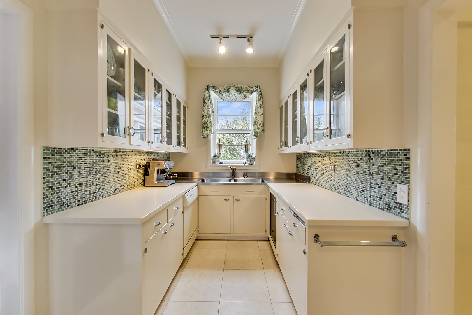 690 North Green Bay Road Lake Forest, IL 60045 - Photo 14 of 49