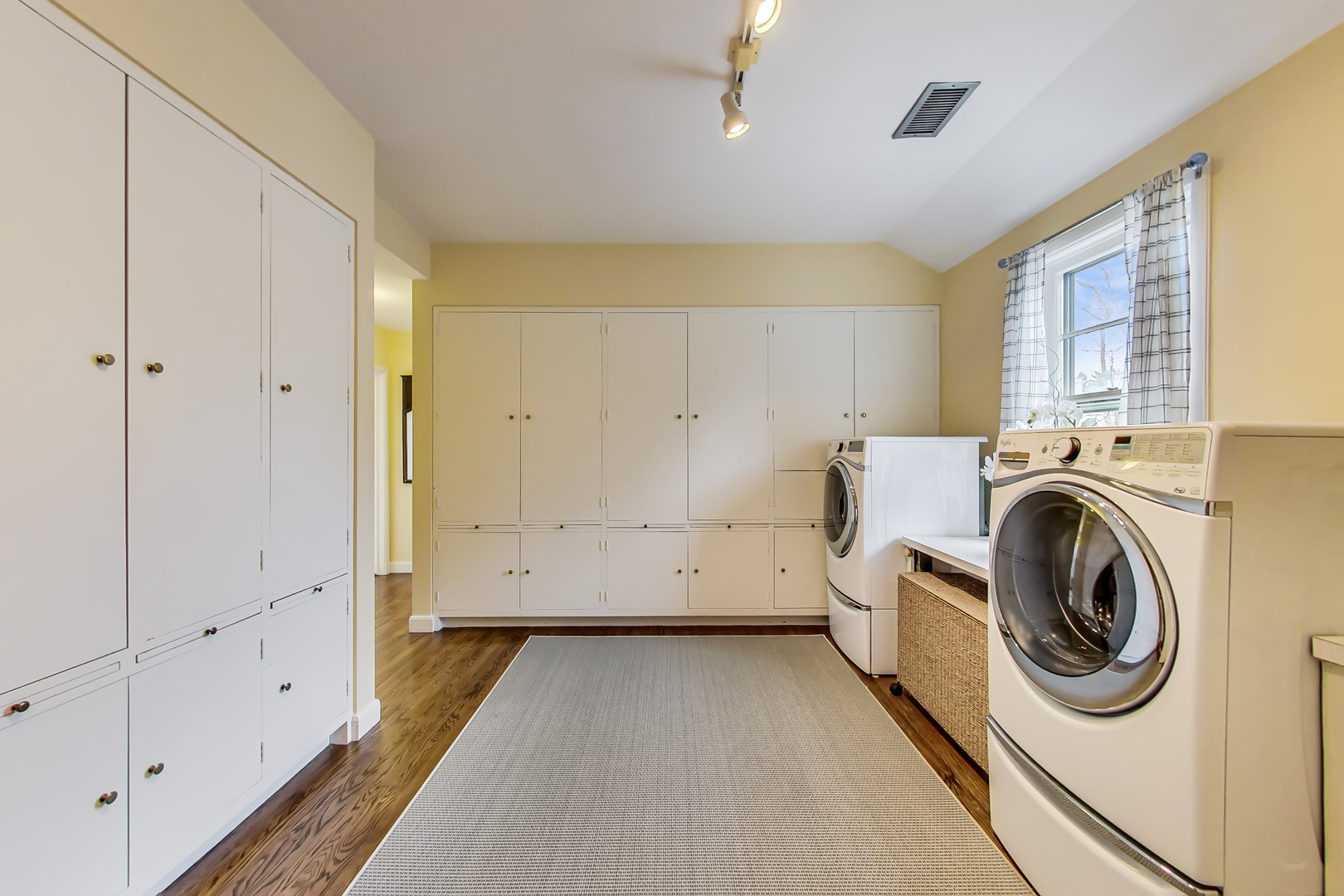 690 North Green Bay Road Lake Forest, IL 60045 - Photo 31 of 49