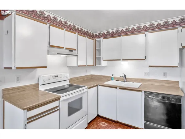 $420,000 | 5450 Hacienda Avenue, Lincoln City, OR 97367