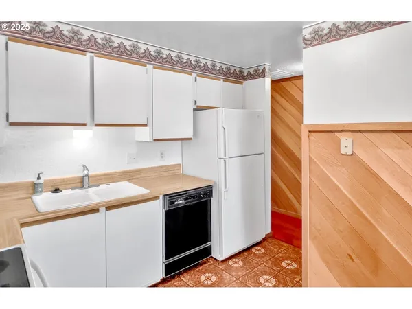 $420,000 | 5450 Hacienda Avenue, Lincoln City, OR 97367